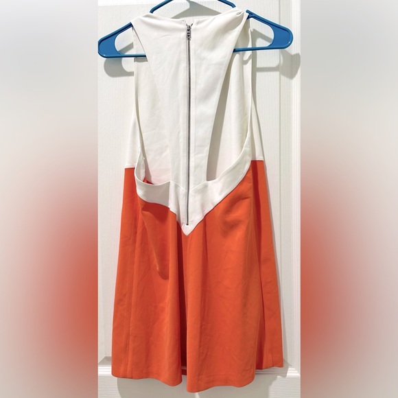 Alice + Olivia Sleeveless Maya Trumpet Silhouette Chevron Color Block Mini Dress - Picture 6 of 9